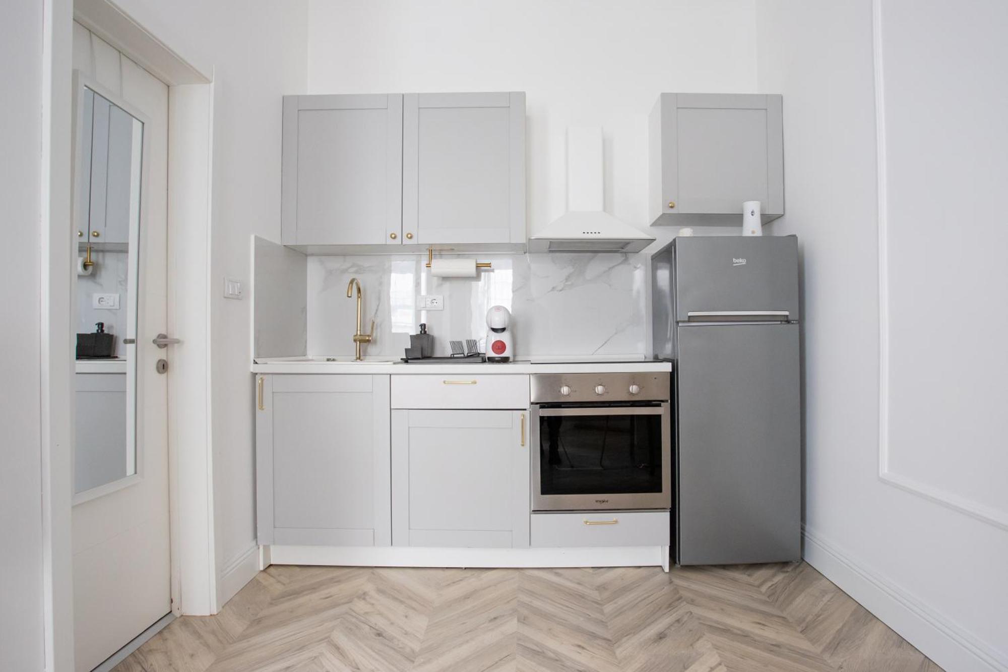 Etoile Center Apartments- Free Parking